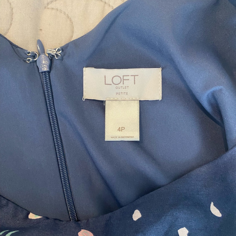 LOFT DRESS - Picture 2 of 3